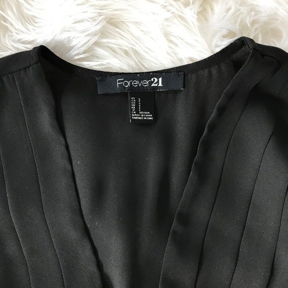 Black blouse - Picture 2 of 2